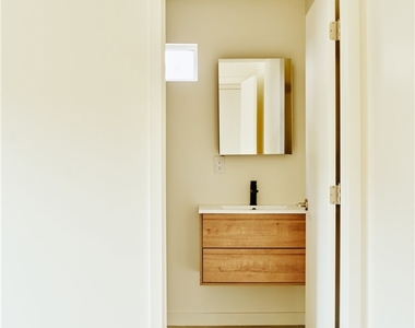 3741 Locke Avenue - Photo Thumbnail 7