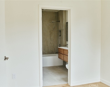 3741 Locke Avenue - Photo Thumbnail 5