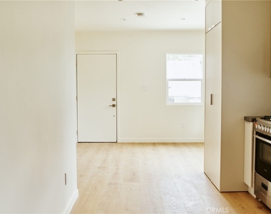 3741 Locke Avenue - Photo Thumbnail 2