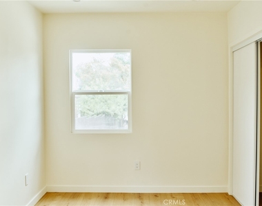 3741 Locke Avenue - Photo Thumbnail 8