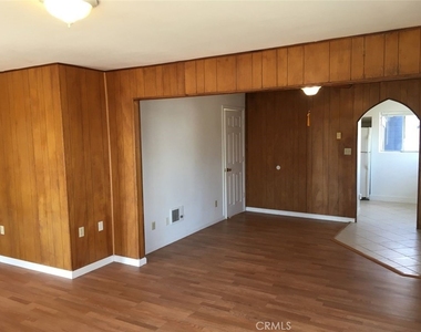 2435 Lakeshore - Photo Thumbnail 1