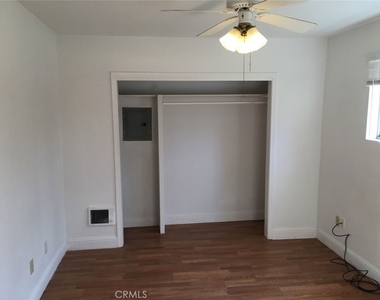 2435 Lakeshore - Photo Thumbnail 6