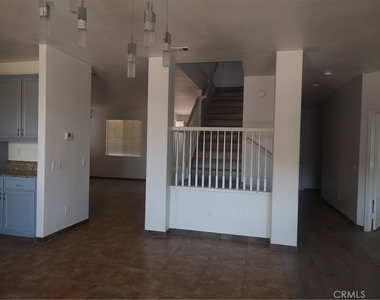 26205 Emily Place - Photo Thumbnail 11