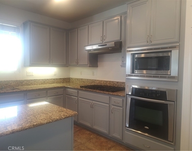 26205 Emily Place - Photo Thumbnail 5