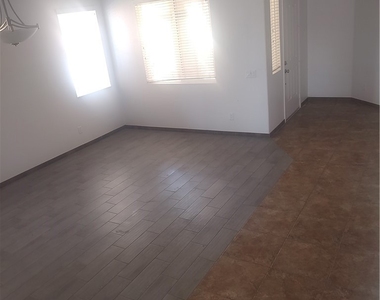 26205 Emily Place - Photo Thumbnail 13