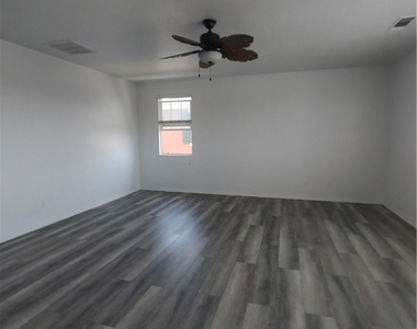 26205 Emily Place - Photo Thumbnail 19