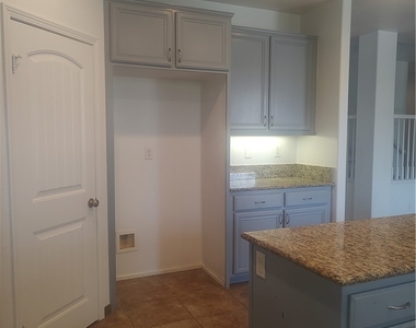 26205 Emily Place - Photo Thumbnail 3