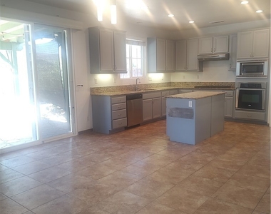 26205 Emily Place - Photo Thumbnail 2