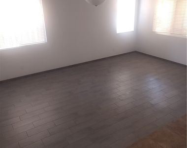 26205 Emily Place - Photo Thumbnail 12
