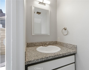 220 W 3rd - Photo Thumbnail 23