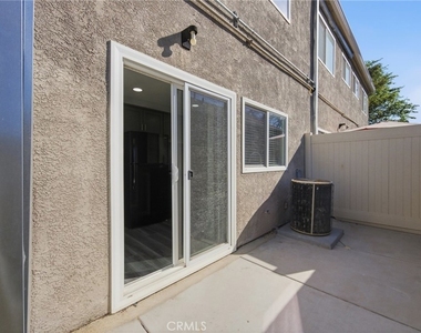 220 W 3rd - Photo Thumbnail 21