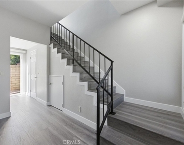220 W 3rd - Photo Thumbnail 14