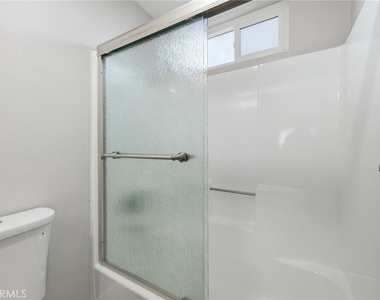 220 W 3rd - Photo Thumbnail 11