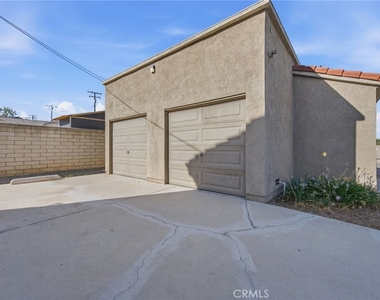 220 W 3rd - Photo Thumbnail 24