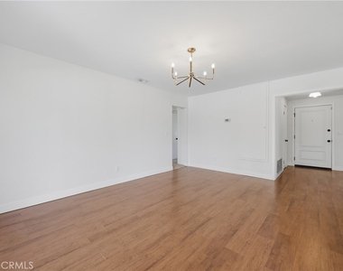 151 E Hilton Ave - Photo Thumbnail 16
