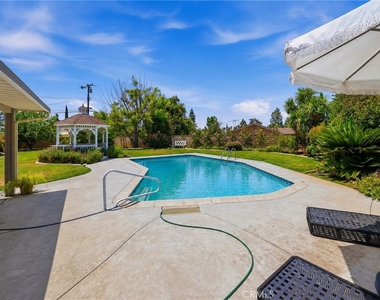151 E Hilton Ave - Photo Thumbnail 35