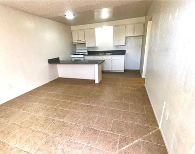 11661 11665 White Avenue - Photo Thumbnail 2