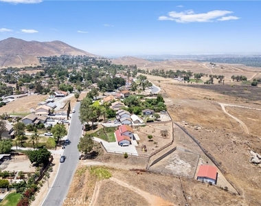 10703 Valley Drive - Photo Thumbnail 34