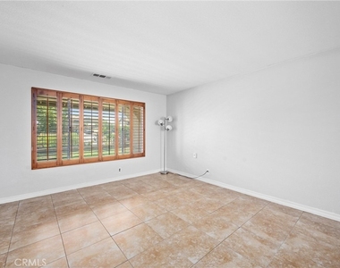 10703 Valley Drive - Photo Thumbnail 6
