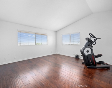 10703 Valley Drive - Photo Thumbnail 25