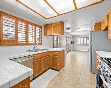 10703 Valley Drive - Photo Thumbnail 11
