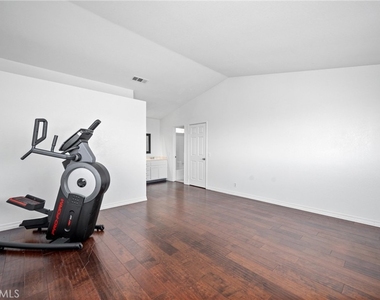 10703 Valley Drive - Photo Thumbnail 26