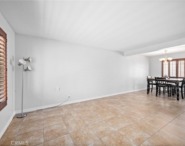 10703 Valley Drive - Photo Thumbnail 5