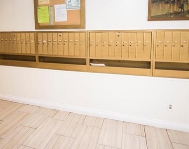 310 N Jackson Street - Photo Thumbnail 25