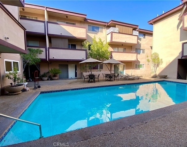 310 N Jackson Street - Photo Thumbnail 20