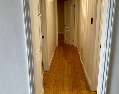 310 N Jackson Street - Photo Thumbnail 10