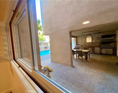 310 N Jackson Street - Photo Thumbnail 16