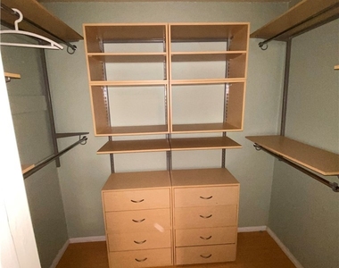 310 N Jackson Street - Photo Thumbnail 13