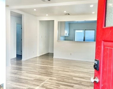 7110 Valmont - Photo Thumbnail 2