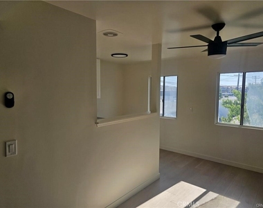 554 E Hurst - Photo Thumbnail 3