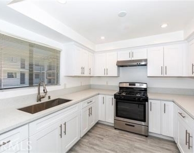 835 E Lomita - Photo Thumbnail 3