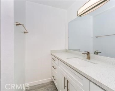 835 E Lomita - Photo Thumbnail 5