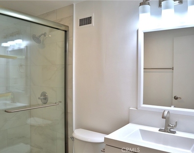 809 Fairview Avenue - Photo Thumbnail 7