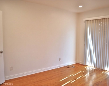 809 Fairview Avenue - Photo Thumbnail 9