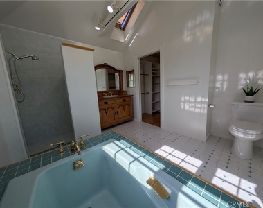 582 N Sunnyslope - Photo Thumbnail 54