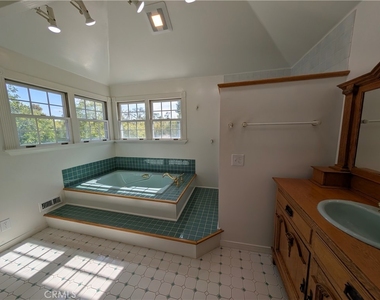 582 N Sunnyslope - Photo Thumbnail 49