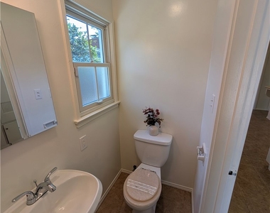 582 N Sunnyslope - Photo Thumbnail 23