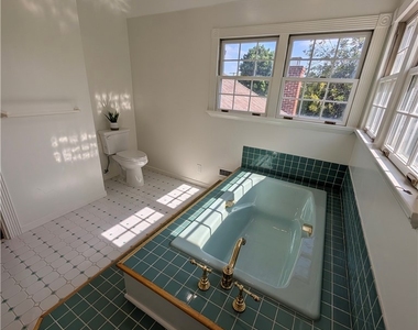 582 N Sunnyslope - Photo Thumbnail 53