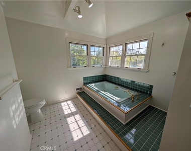 582 N Sunnyslope - Photo Thumbnail 50