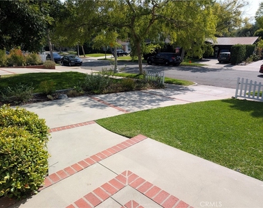 582 N Sunnyslope - Photo Thumbnail 2
