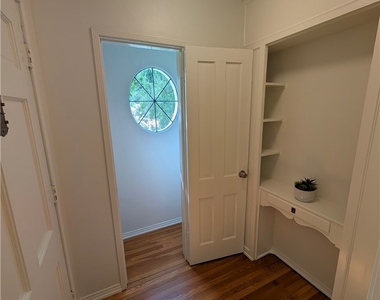 582 N Sunnyslope - Photo Thumbnail 4