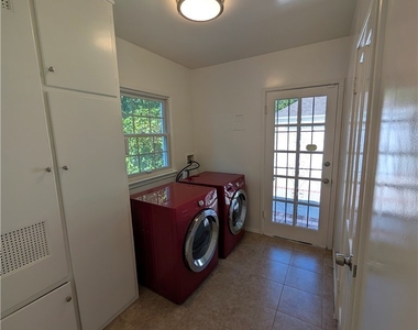 582 N Sunnyslope - Photo Thumbnail 18