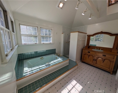 582 N Sunnyslope - Photo Thumbnail 51
