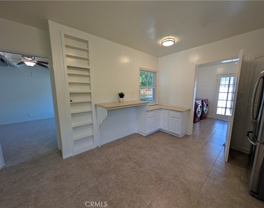 582 N Sunnyslope - Photo Thumbnail 17