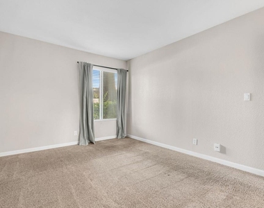 2562 Walnut Blvd. - Photo Thumbnail 19