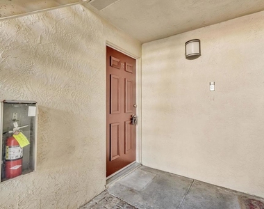 2562 Walnut Blvd. - Photo Thumbnail 5